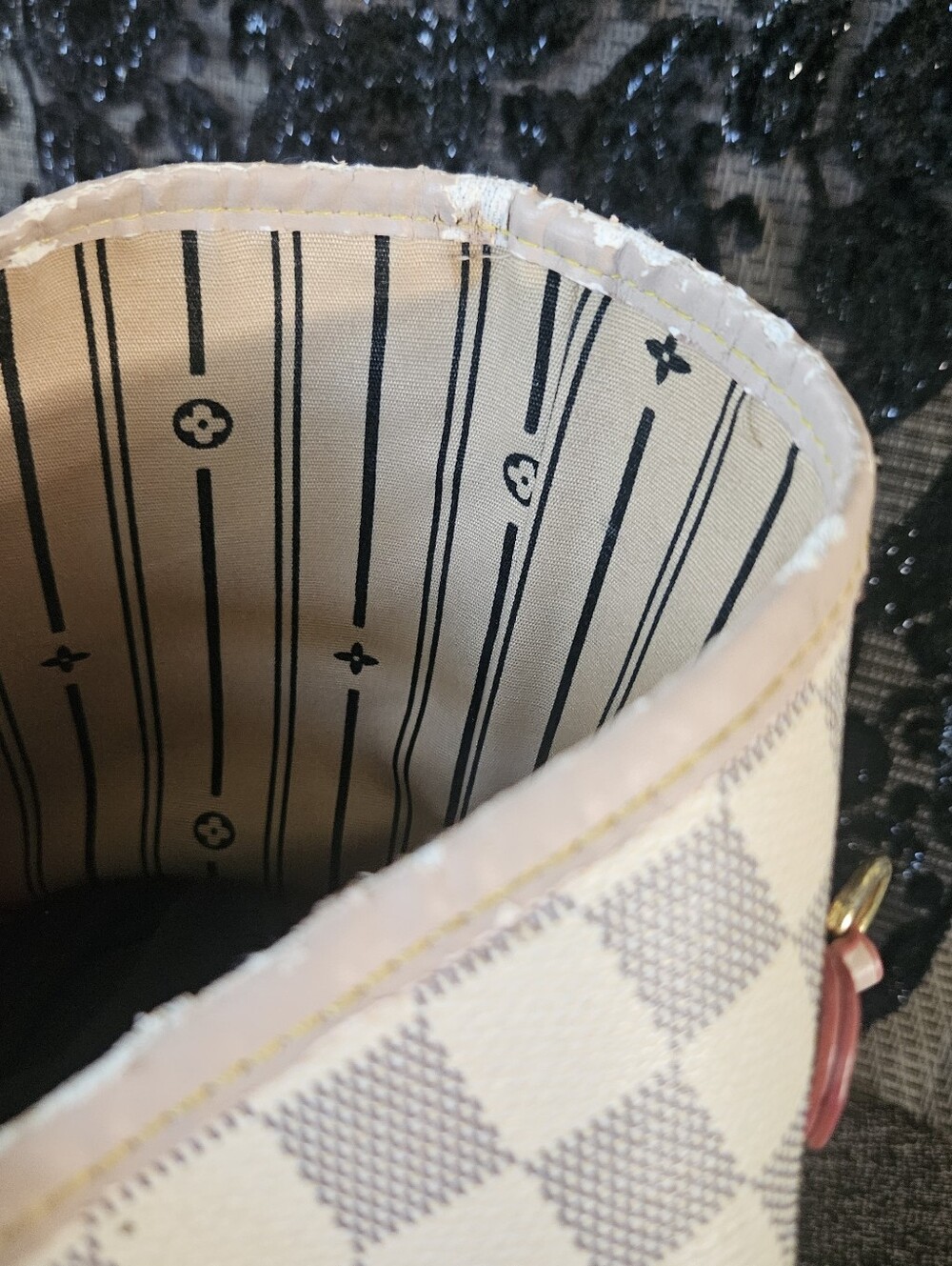 LOUIS VUITTON NEVERFULL Tote Bag. Grey & White Louis Vuitton Handbag - Picture 14 of 16